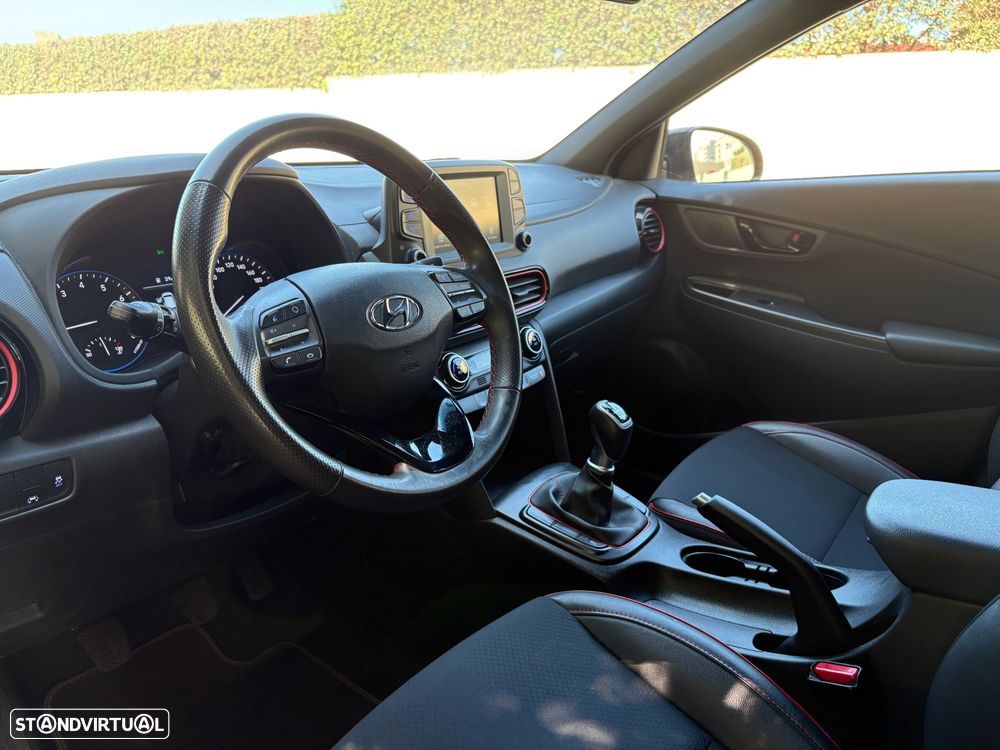 Hyundai Kauai 1.0 T-GDi Premium Pele/Tec.Vermelho - 32