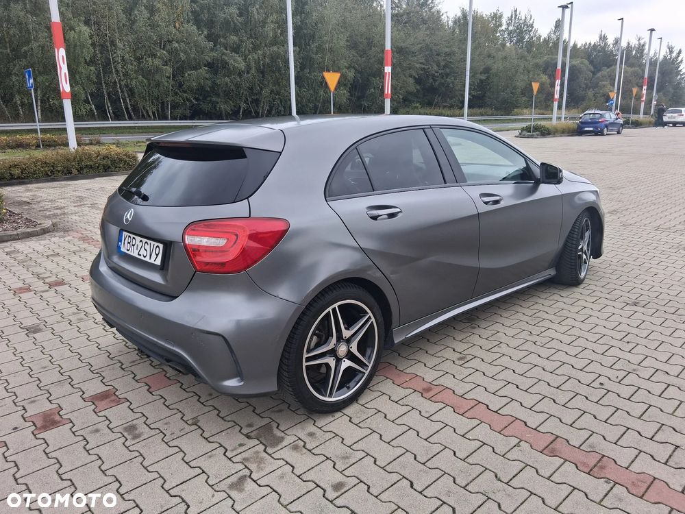 Mercedes-Benz Klasa A 180 7G-DCT AMG Line - 3