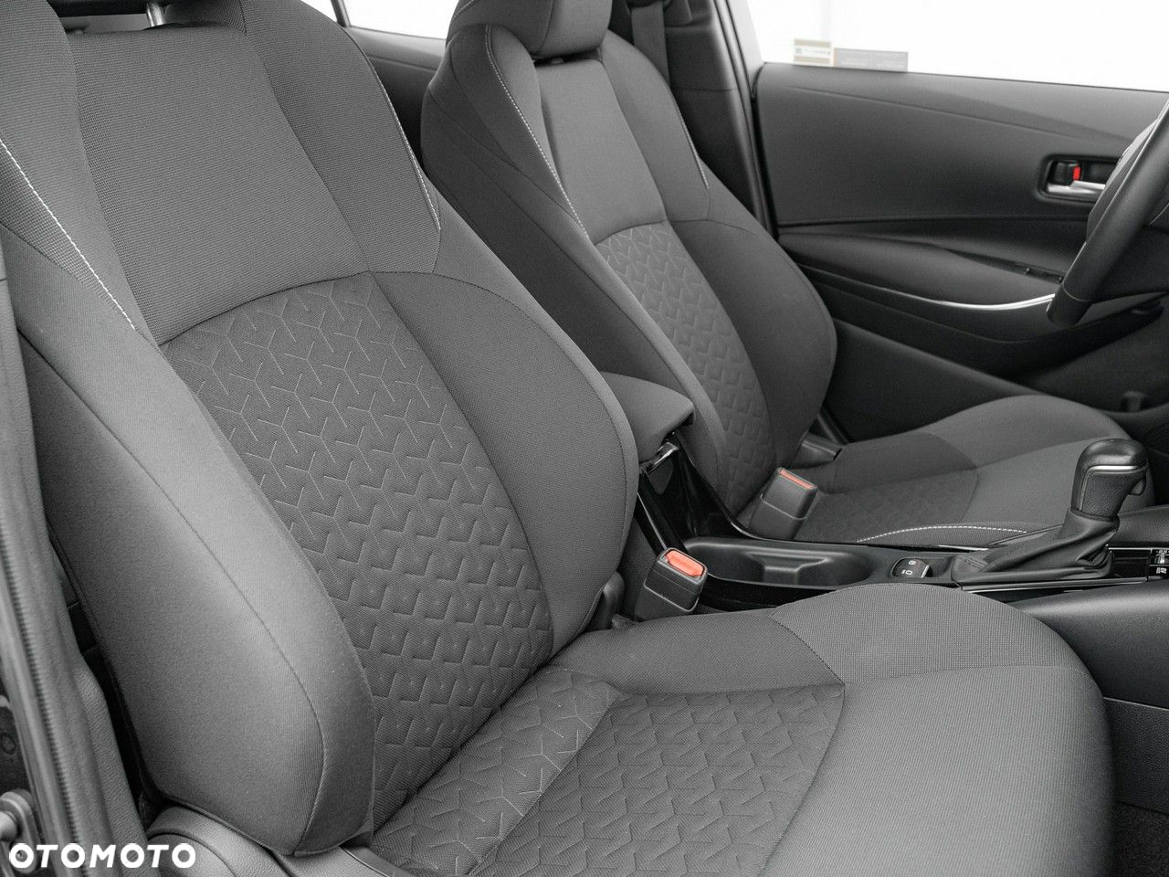 Toyota Corolla 1.8 Hybrid GPF Comfort - 34