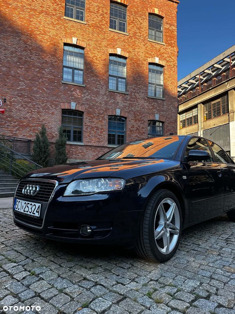 Audi A4 Limousine - 4