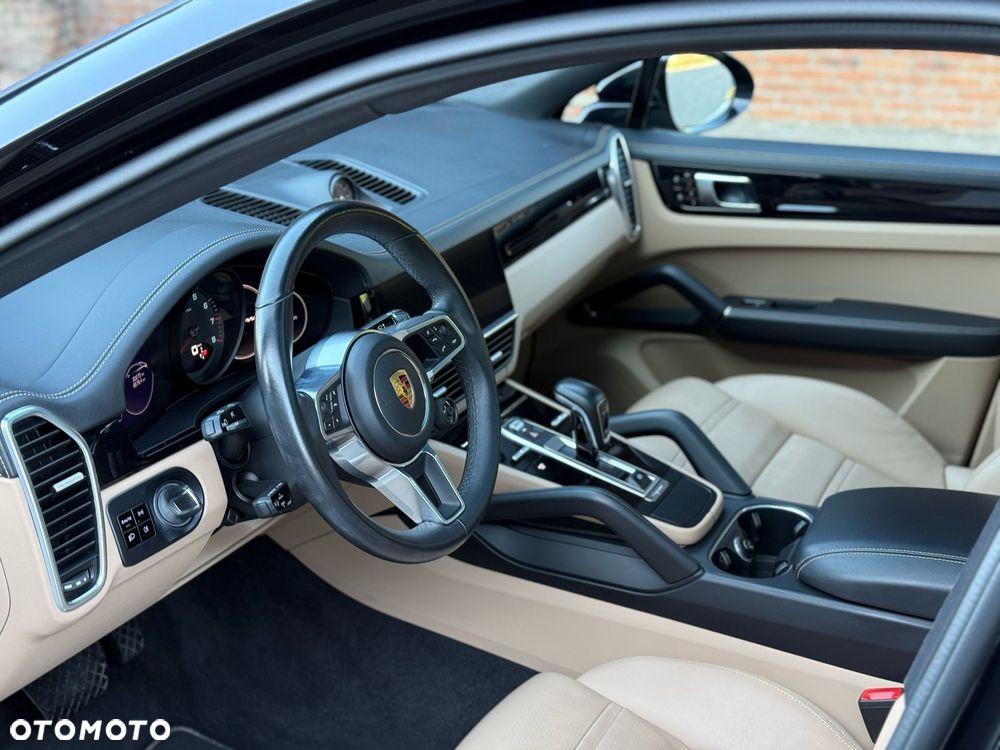 Porsche Cayenne Coupe - 22