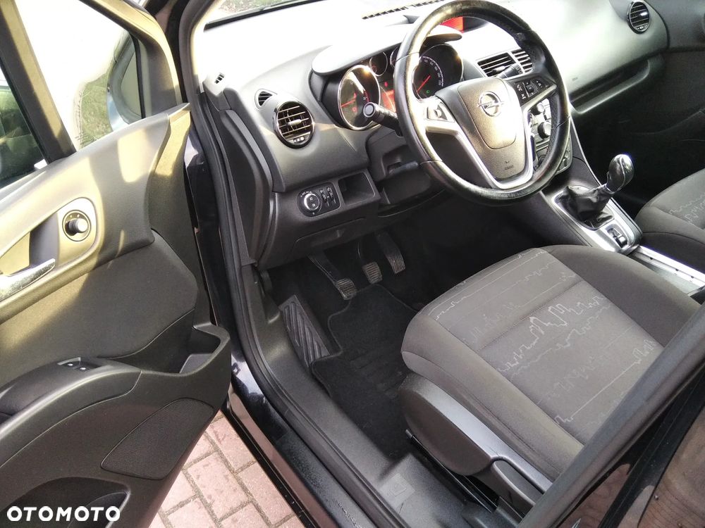 Opel Meriva - 9