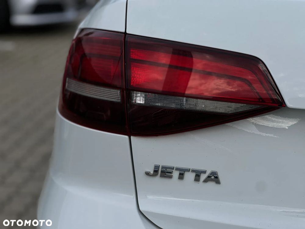 Volkswagen Jetta - 13