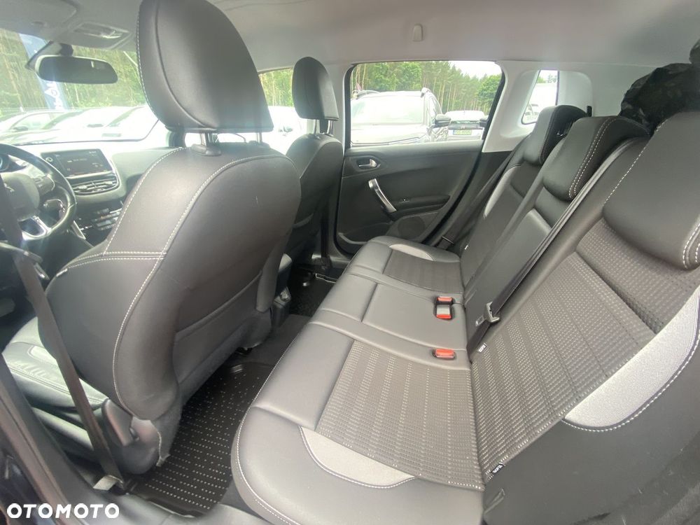 Peugeot 2008 - 9