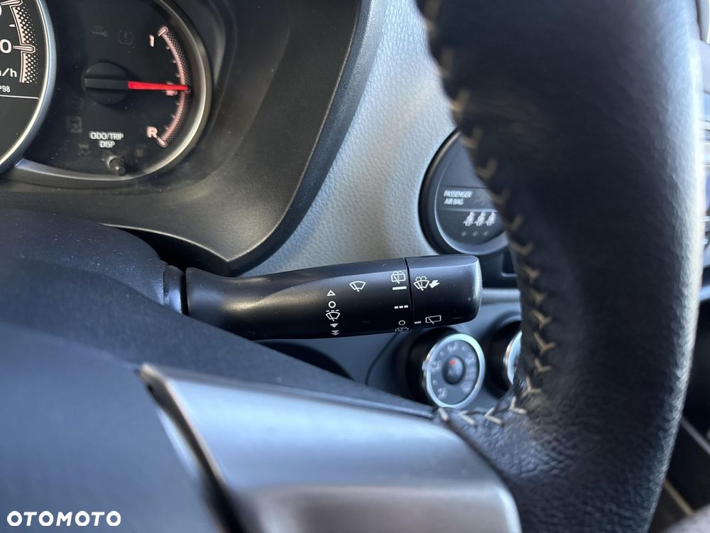 Toyota Yaris 1.0 Active EU6 - 23