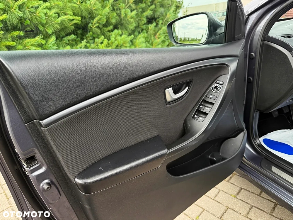 Hyundai i30 1.6 CRDi BlueDrive Go - 28
