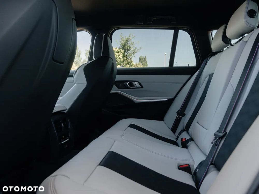 BMW M3 Competition M xDrive - 14