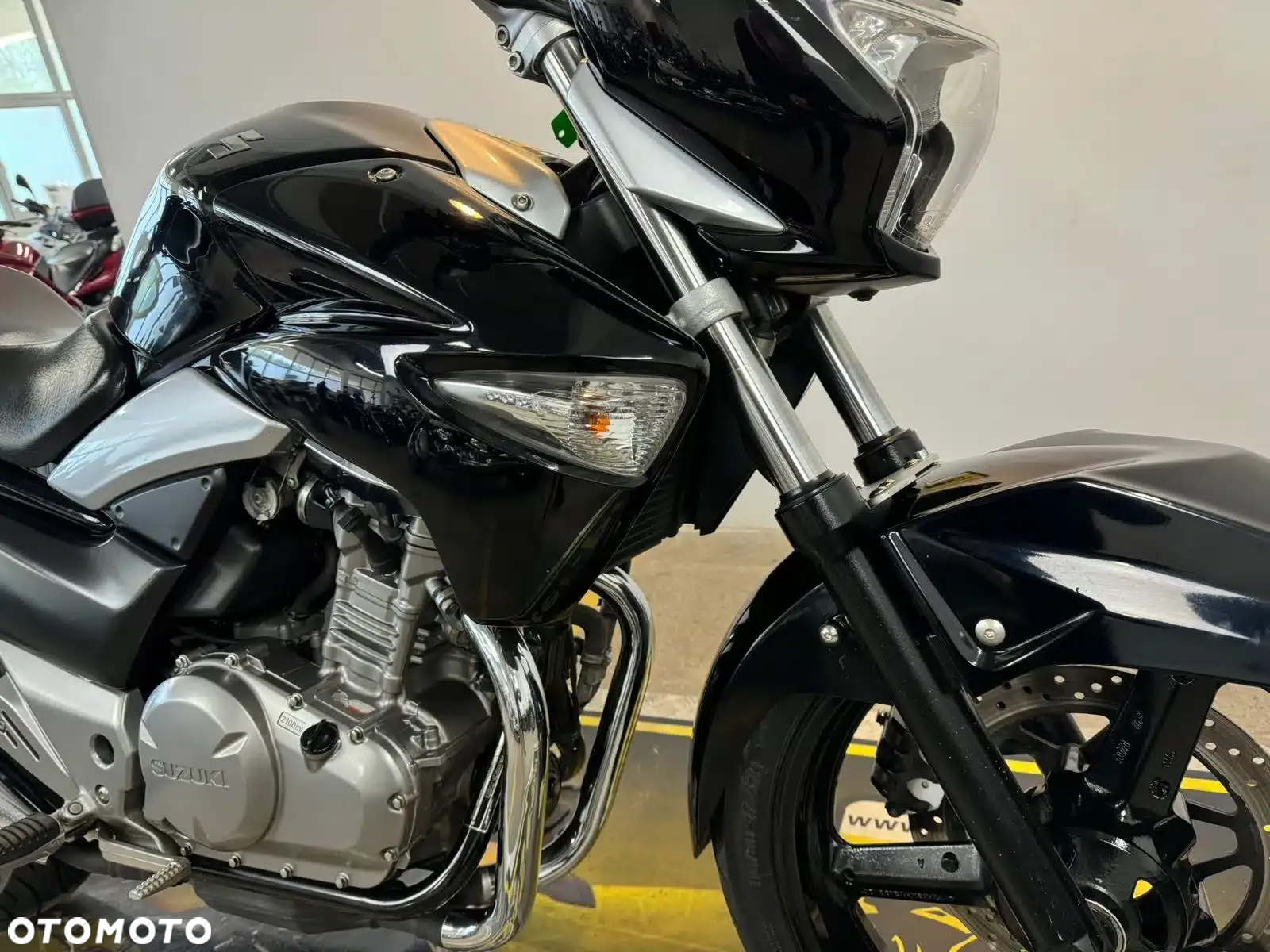Suzuki GW 250 - 10