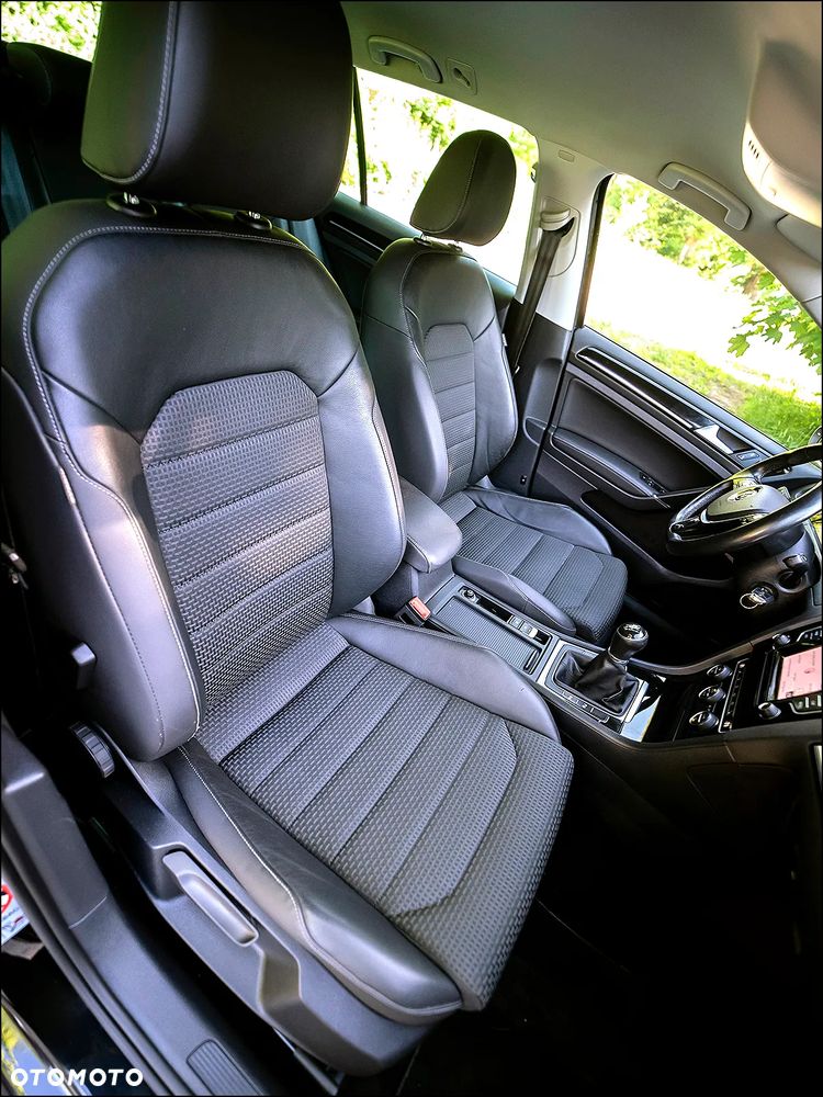 Volkswagen Golf - 36