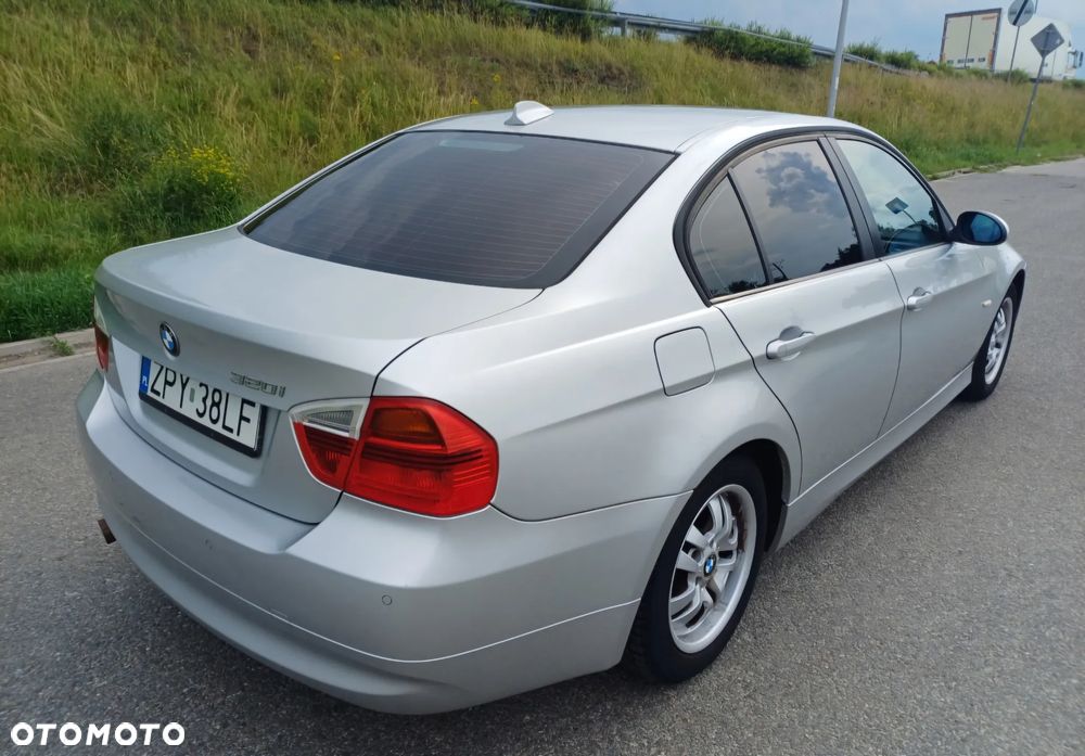 BMW Seria 3 320i - 5