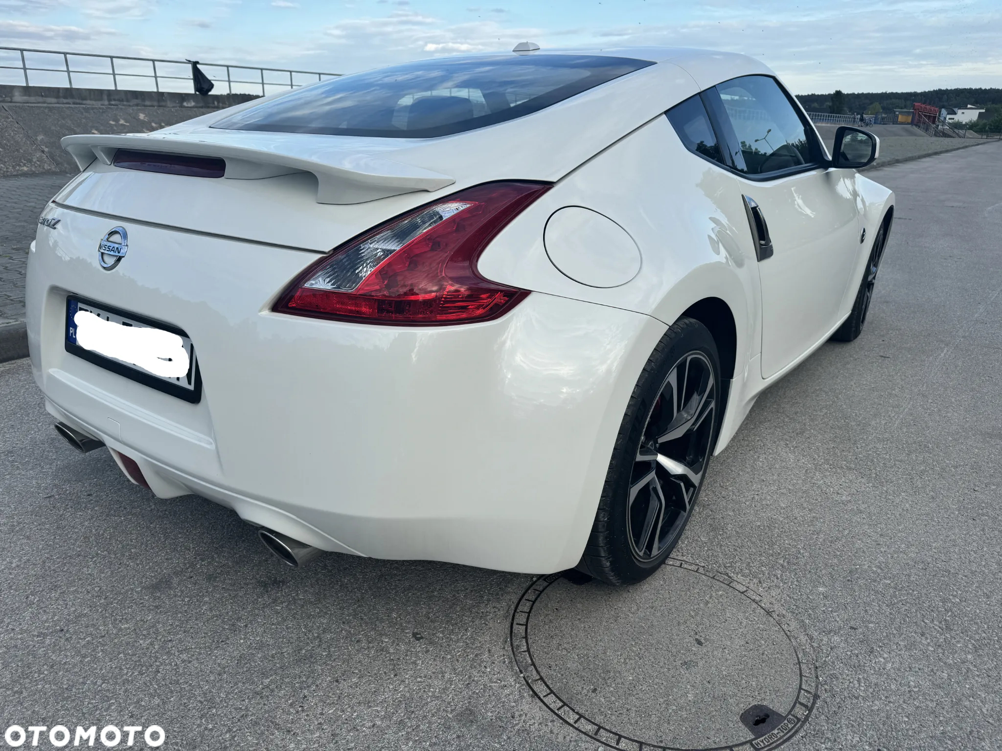 Nissan 370 Z - 12