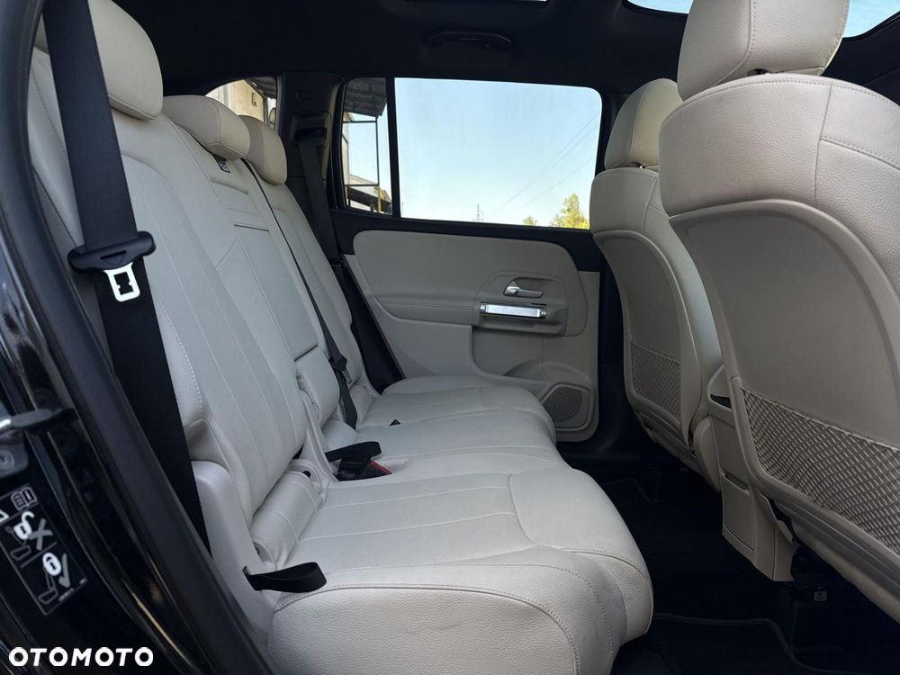 Mercedes-Benz GLB - 19