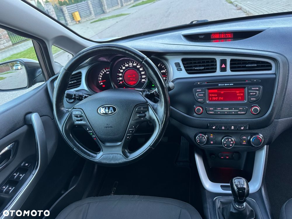 Kia Ceed - 8