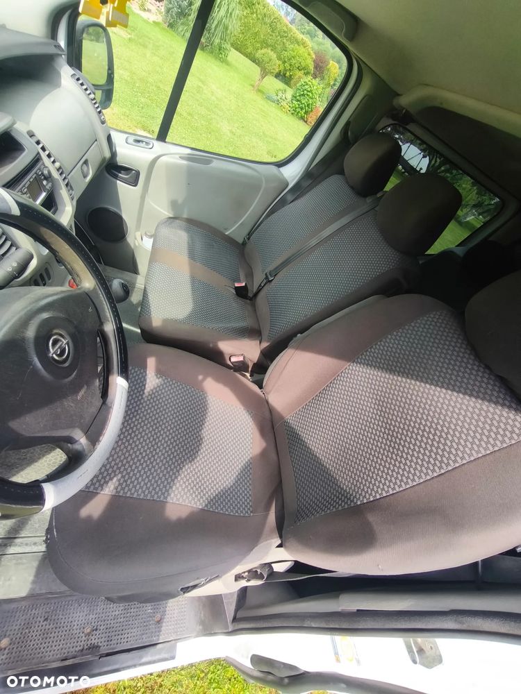 Opel Vivaro - 10