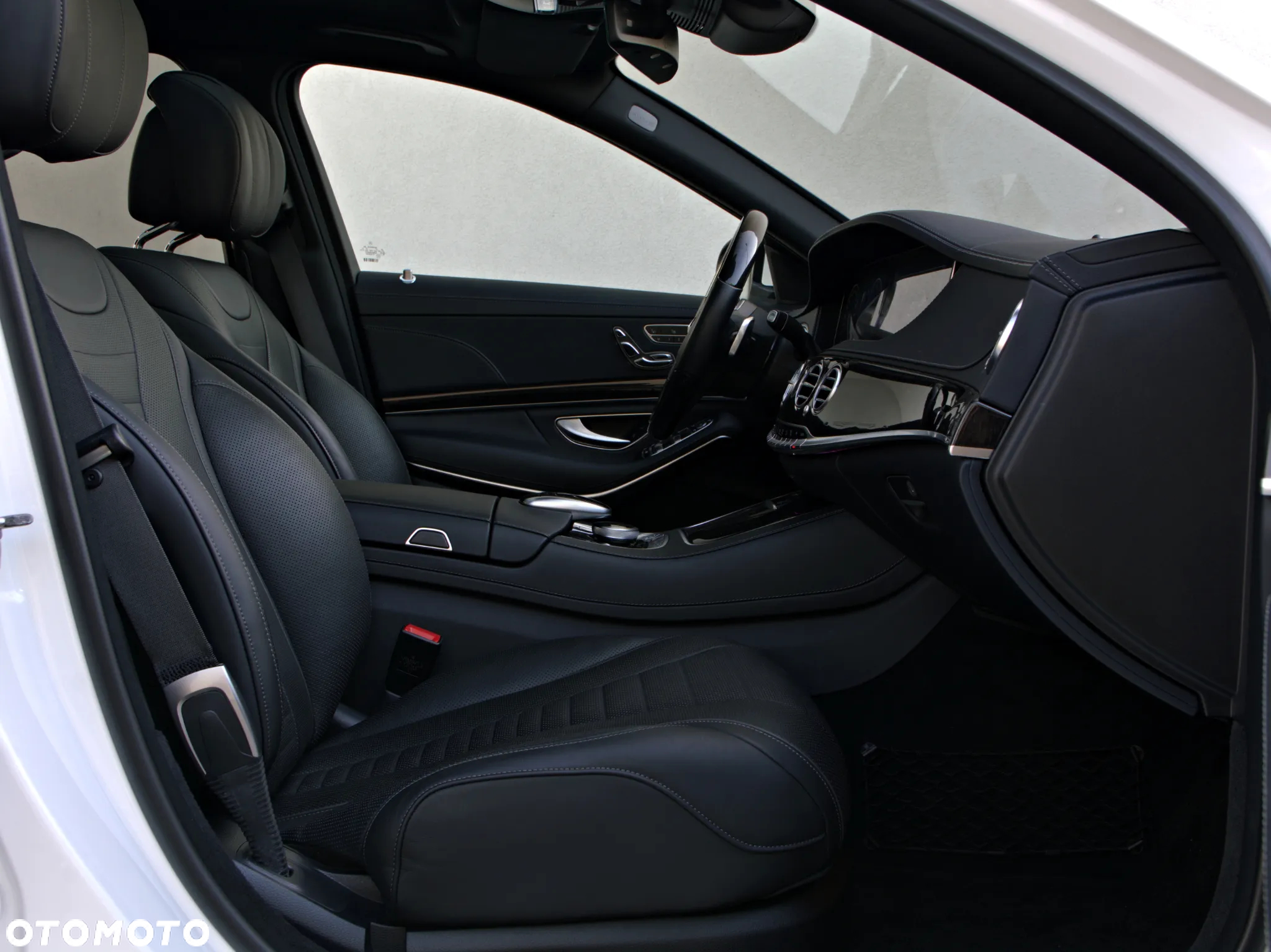 Mercedes-Benz Klasa S 560 4-Matic L 9G-TRONIC - 27