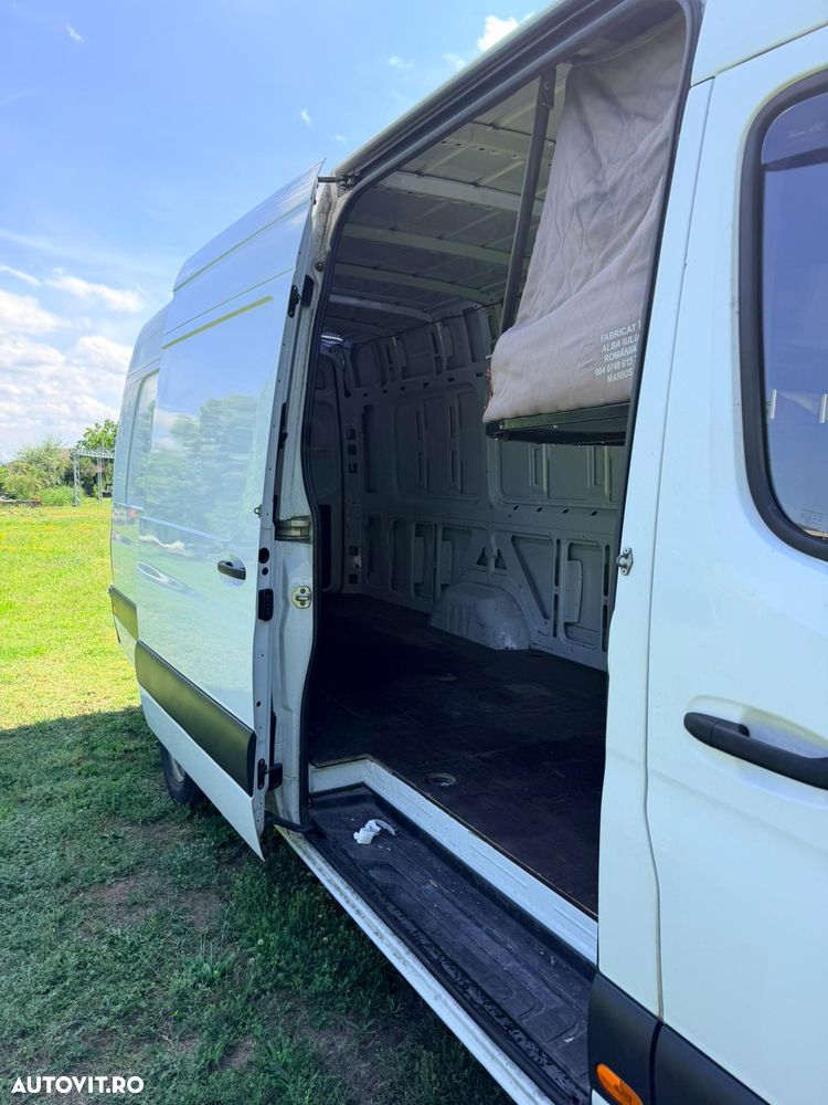 Mercedes-Benz Sprinter - 13
