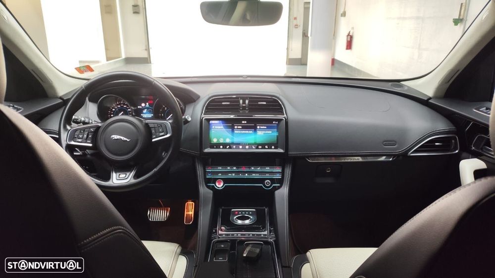 Jaguar F-Pace 2.0 i4D Portfolio AWD Aut. - 12