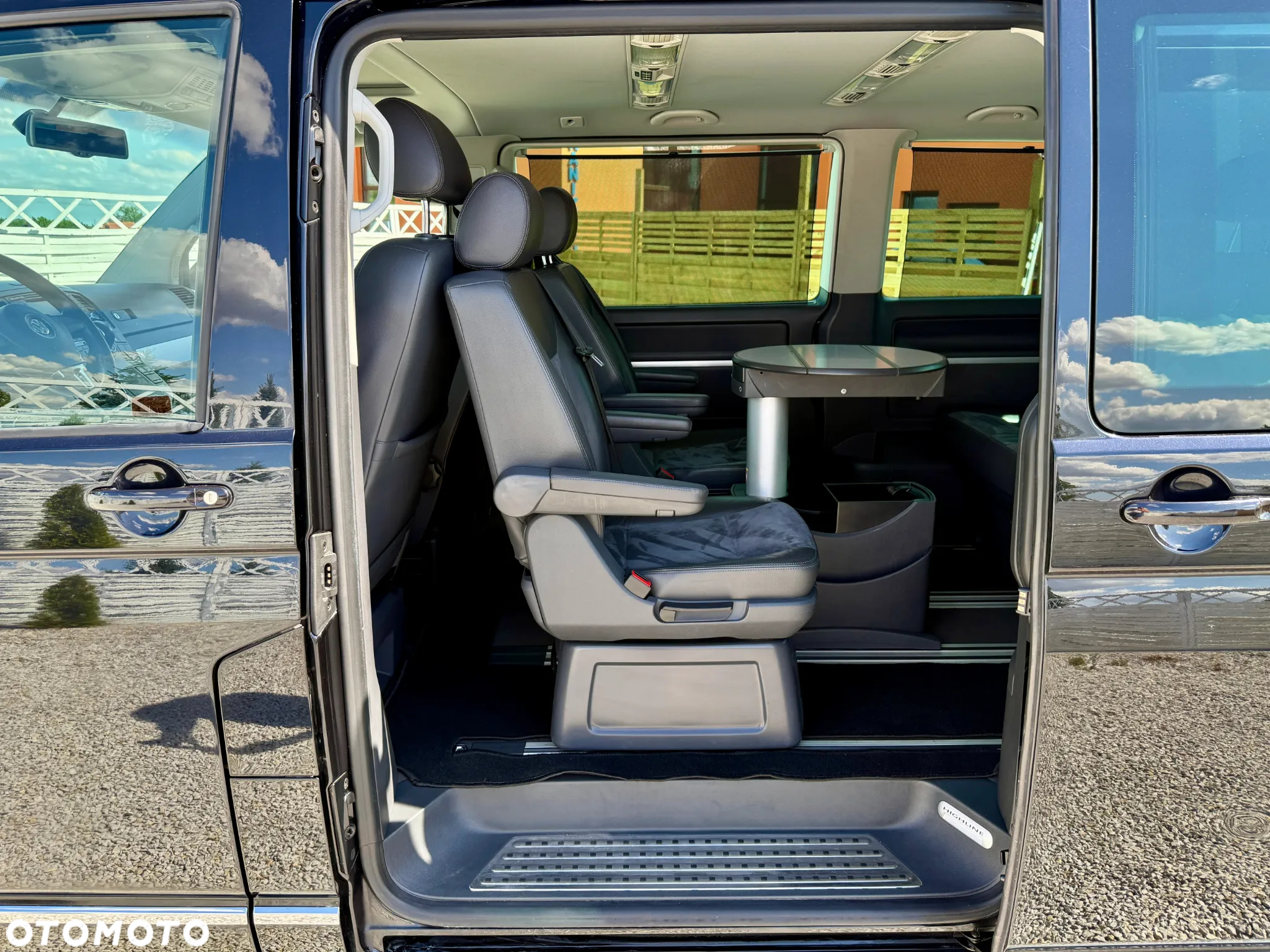 Volkswagen Multivan - 14