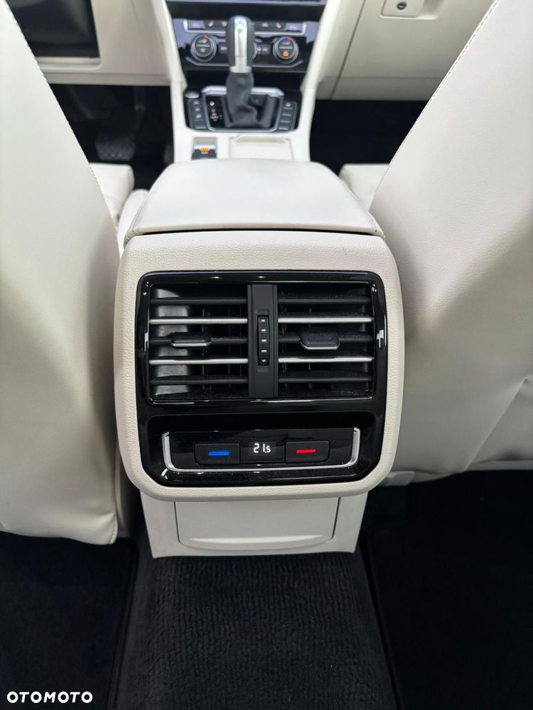 Volkswagen Passat - 19