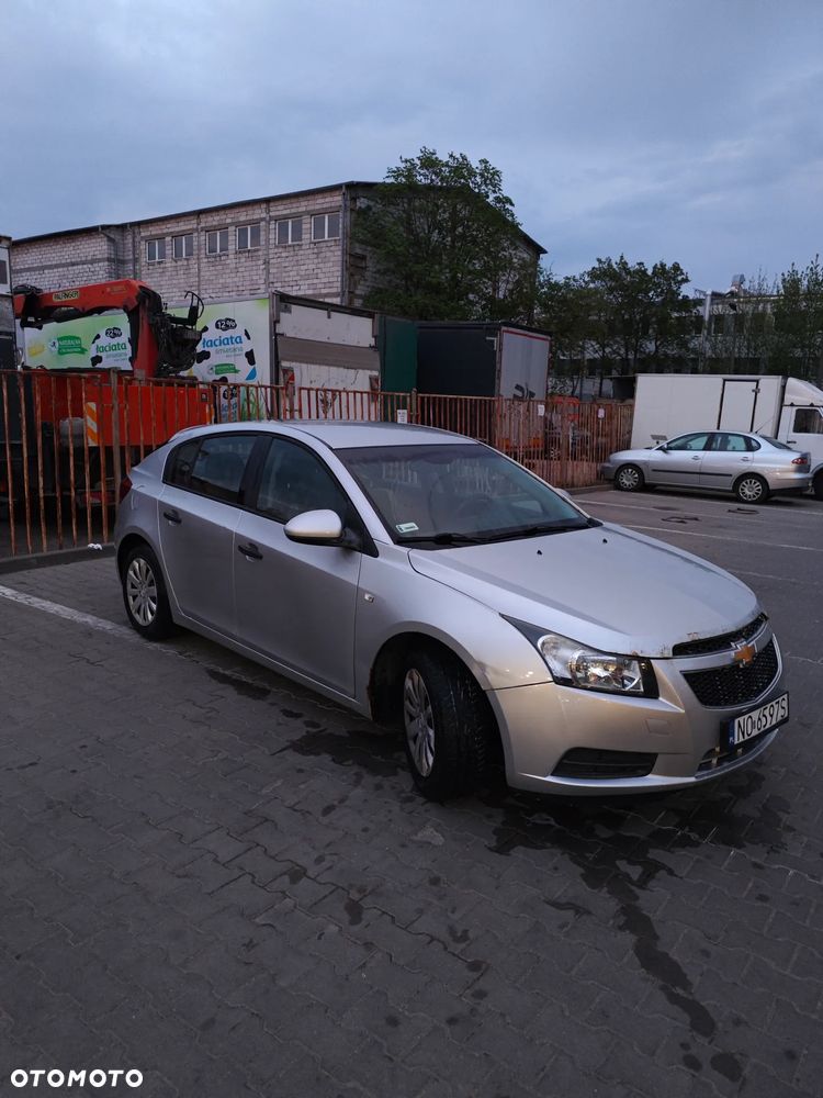 Chevrolet Cruze 1.6 LS - 4