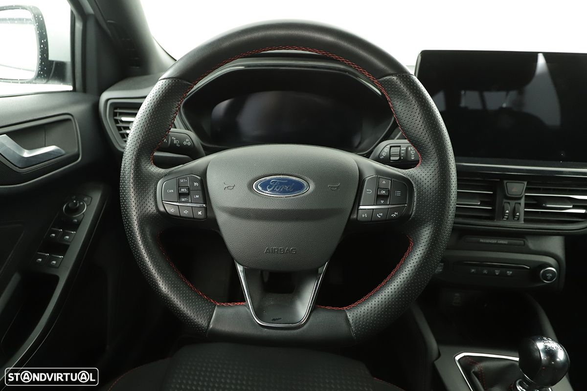 Ford Focus SW 1.0 EcoBoost MHEV ST-Line X - 14
