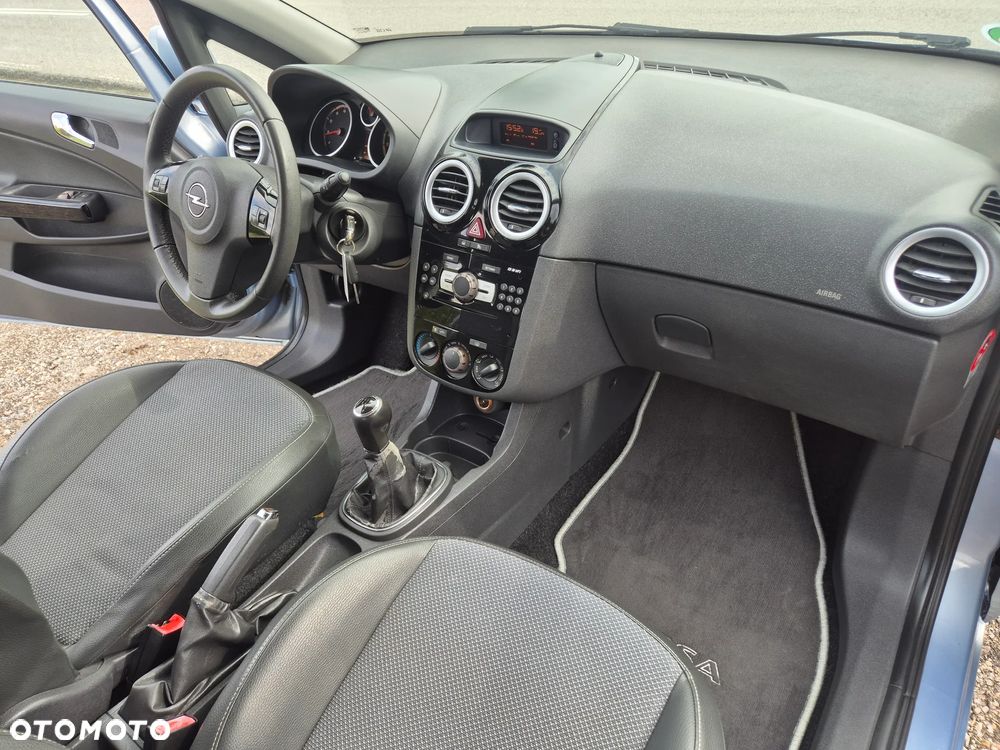 Opel Corsa 1.2 16V Limited Edition - 27
