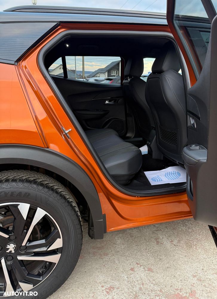 Peugeot 2008 PureTech 130 EAT8 GT Pack - 27