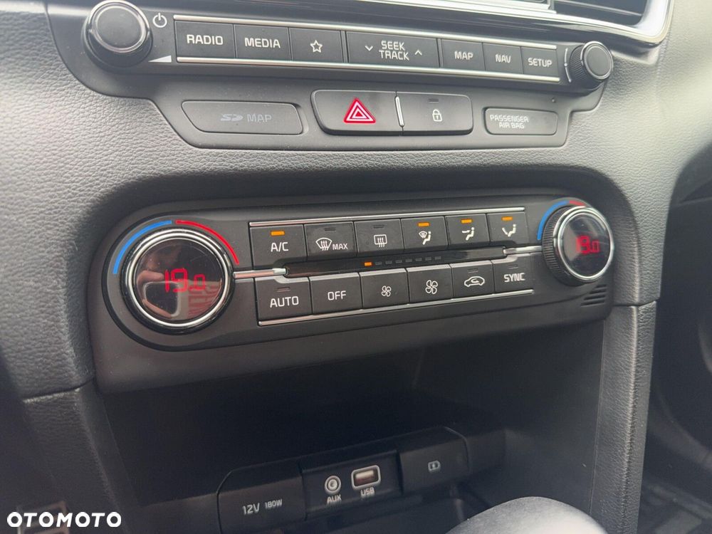 Kia Ceed - 31
