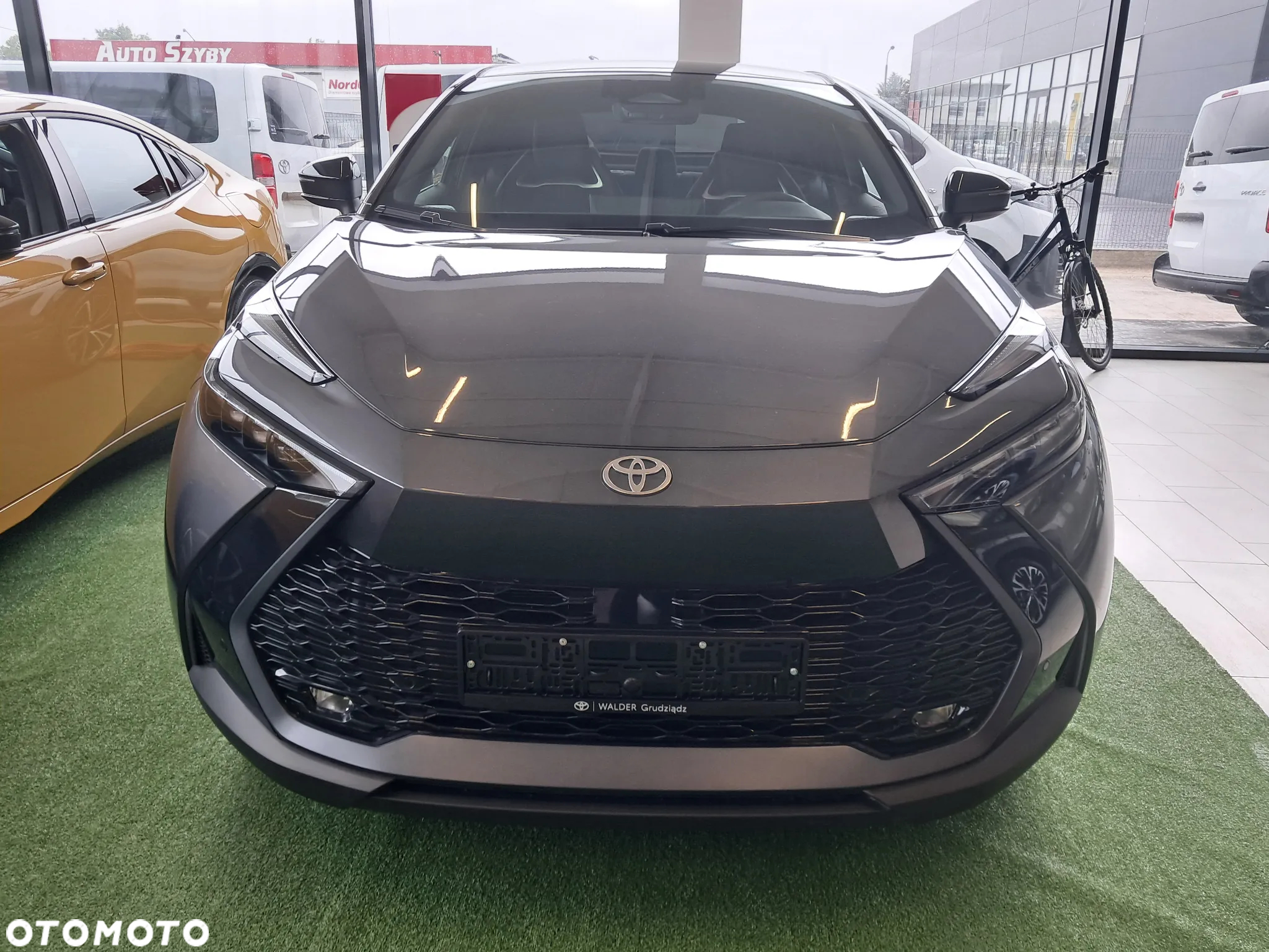 Toyota C-HR 2.0 PHEV Dynamic Force Executive - 4