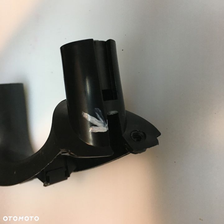 UCHWYT DRZWI LEWY TYŁ SEAT ALTEA 5P0867179A - 2