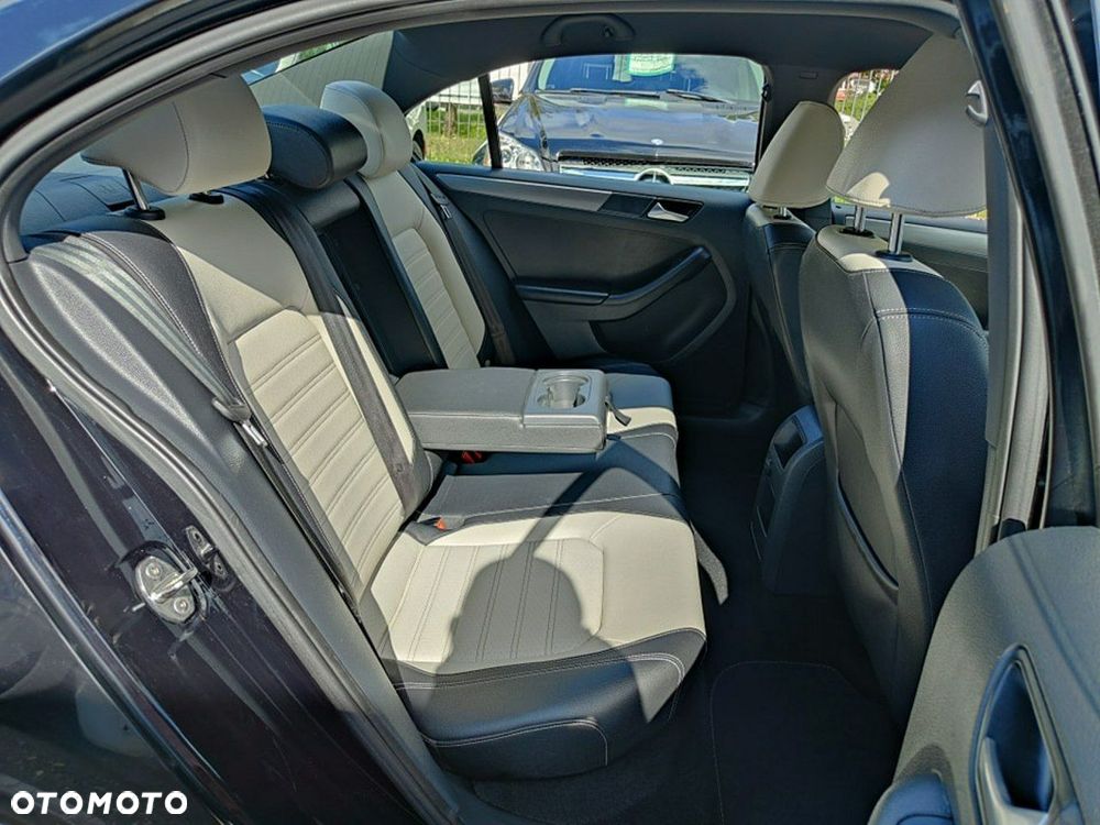 Volkswagen Jetta 1.8T SE - 32