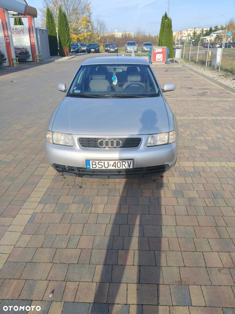 Audi A3 Sportback - 1