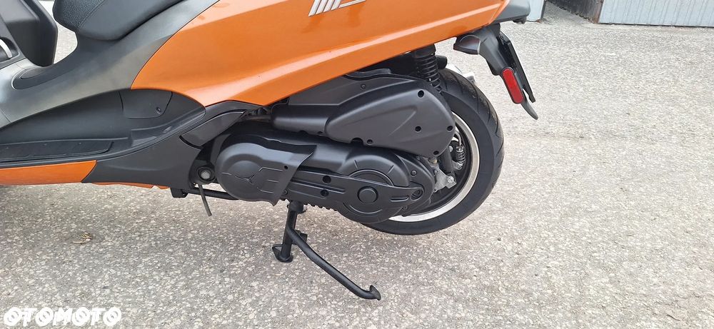 Piaggio MP-3 - 6
