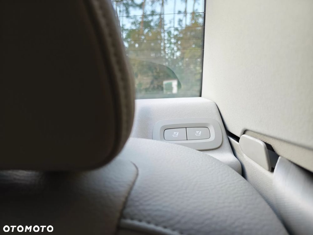 Volvo S60 T8 Recharge AWD Plus Dark - 21