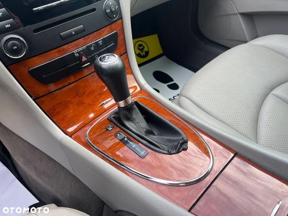 Mercedes-Benz Klasa E - 16