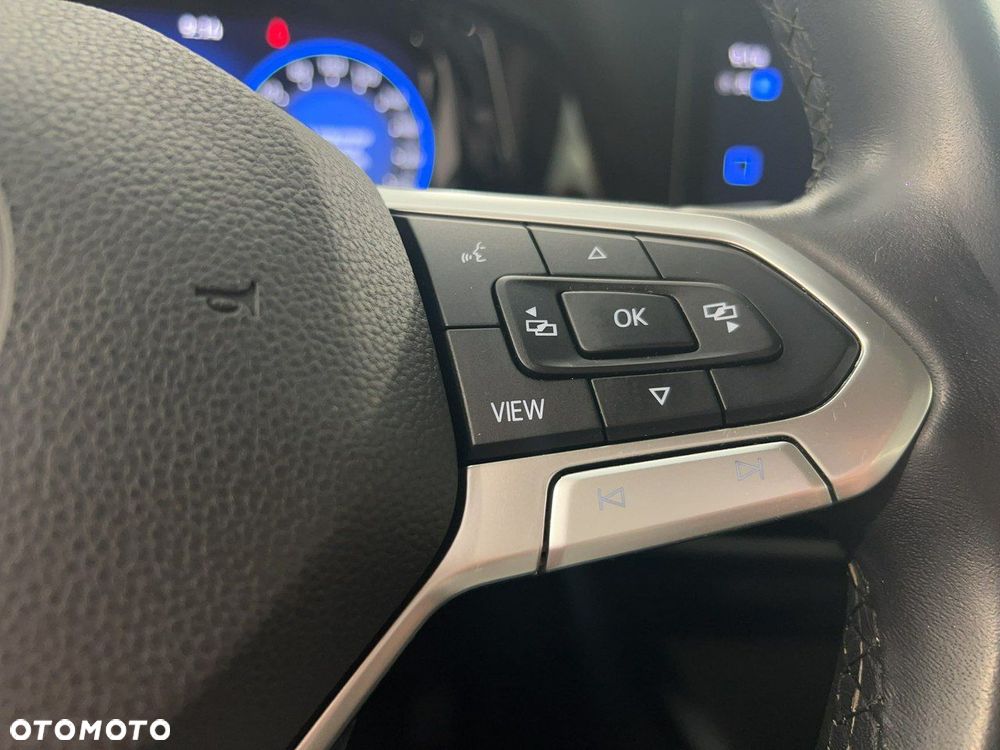 Volkswagen Golf - 23