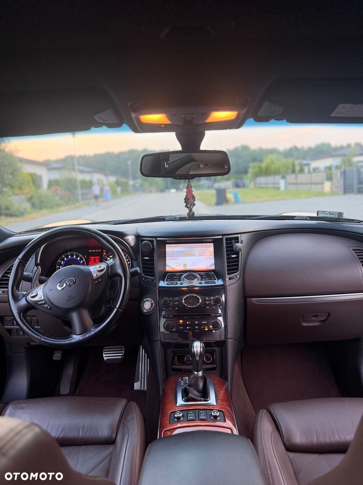 Infiniti FX - 5