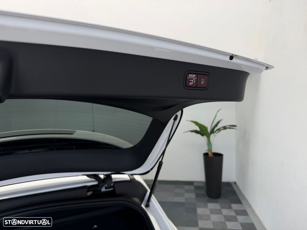 Mercedes-Benz E 300 de AMG Line - 24