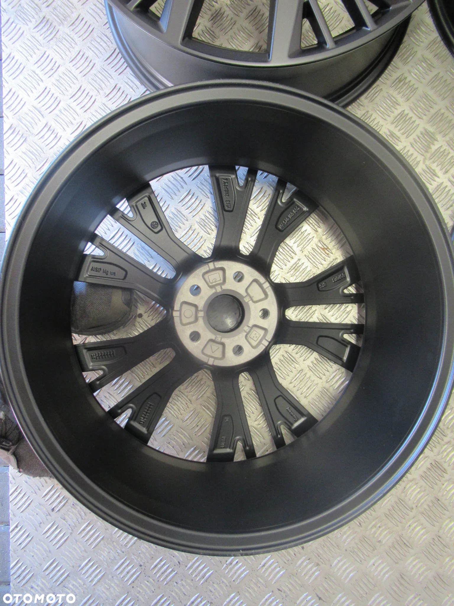 NOWE Felgi Vw Golf VII GTI GTD Touran Tiguan Passat 7,5Jx19 et51 5x112 - 8