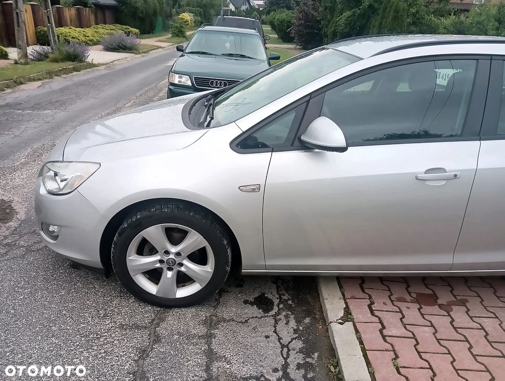 Opel Astra 1.4 Turbo Cosmo - 24