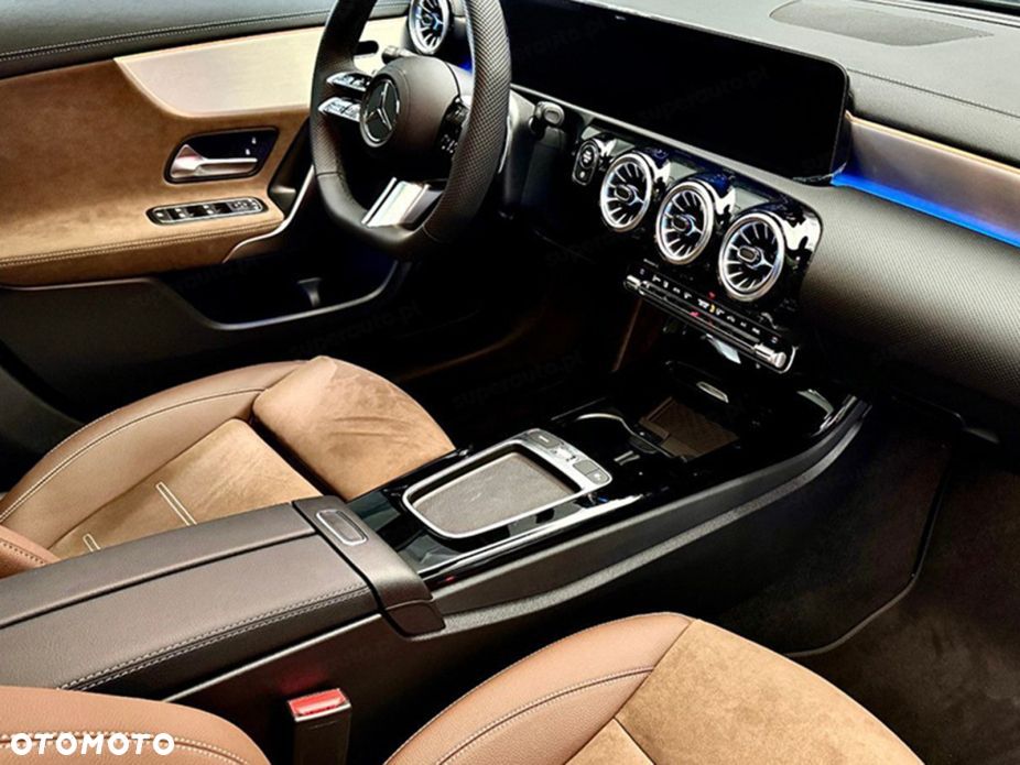 Mercedes-Benz CLA - 10