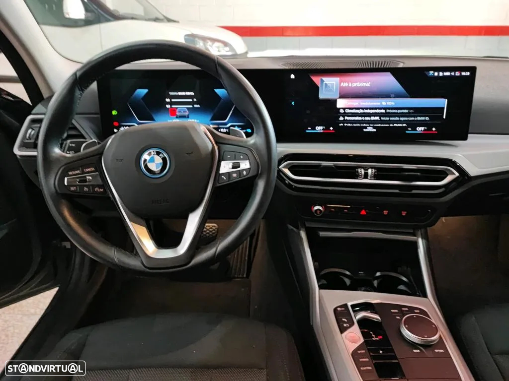BMW 320 e Touring Auto - 6