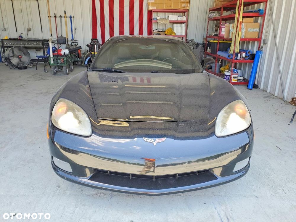 Chevrolet Corvette - 6