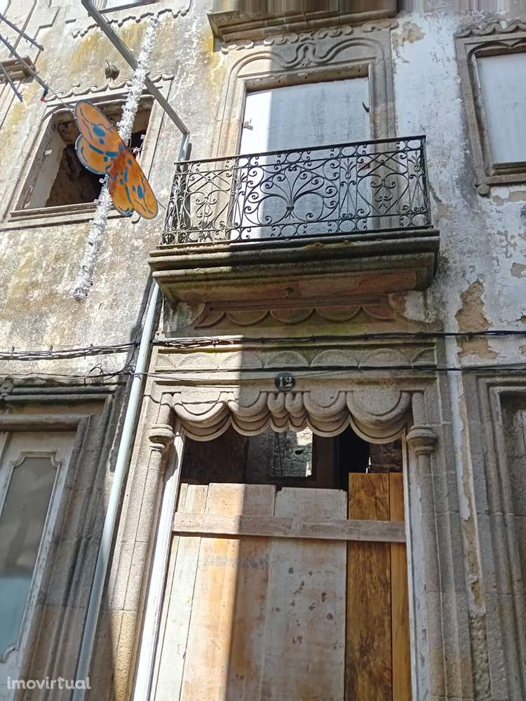 Predio no centro historico de Ponte de Lima - Grande imagem: 4/9