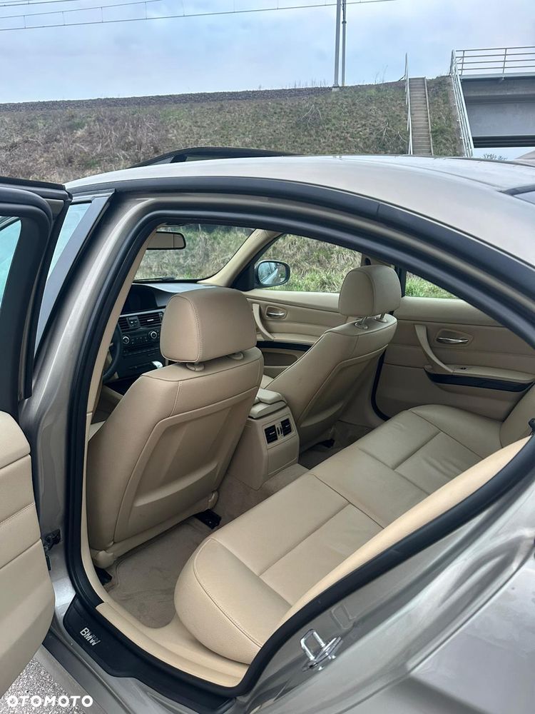 BMW Seria 3 320i - 18