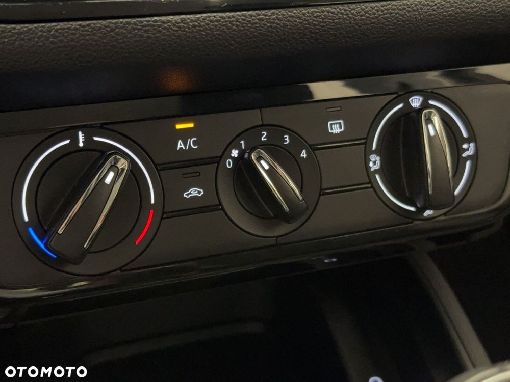 Skoda Kamiq 1.0 TSI Essence - 27