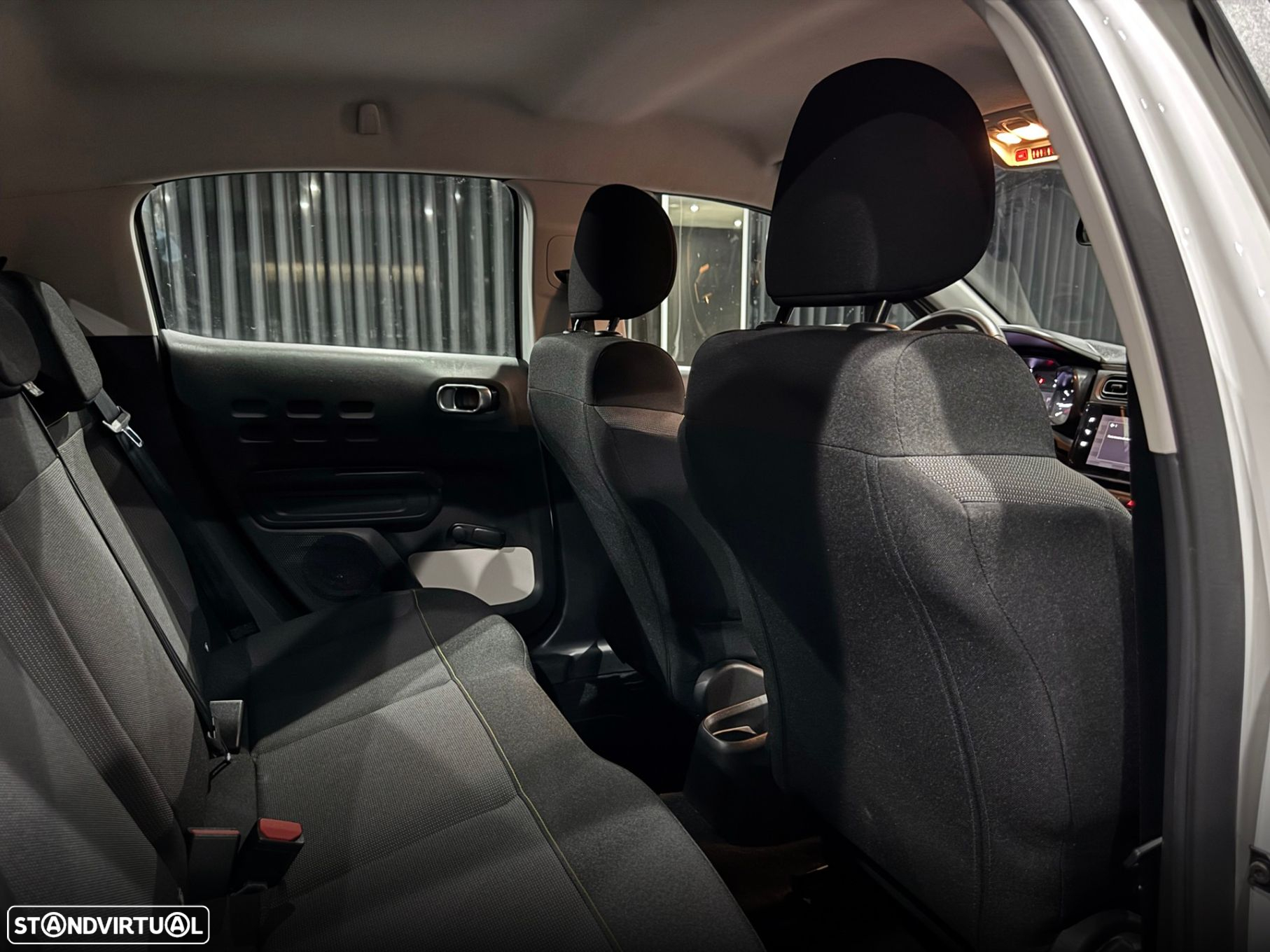 Citroën C3 1.2 PureTech Shine EAT6 - 31