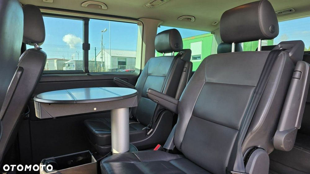 Volkswagen Multivan - 17