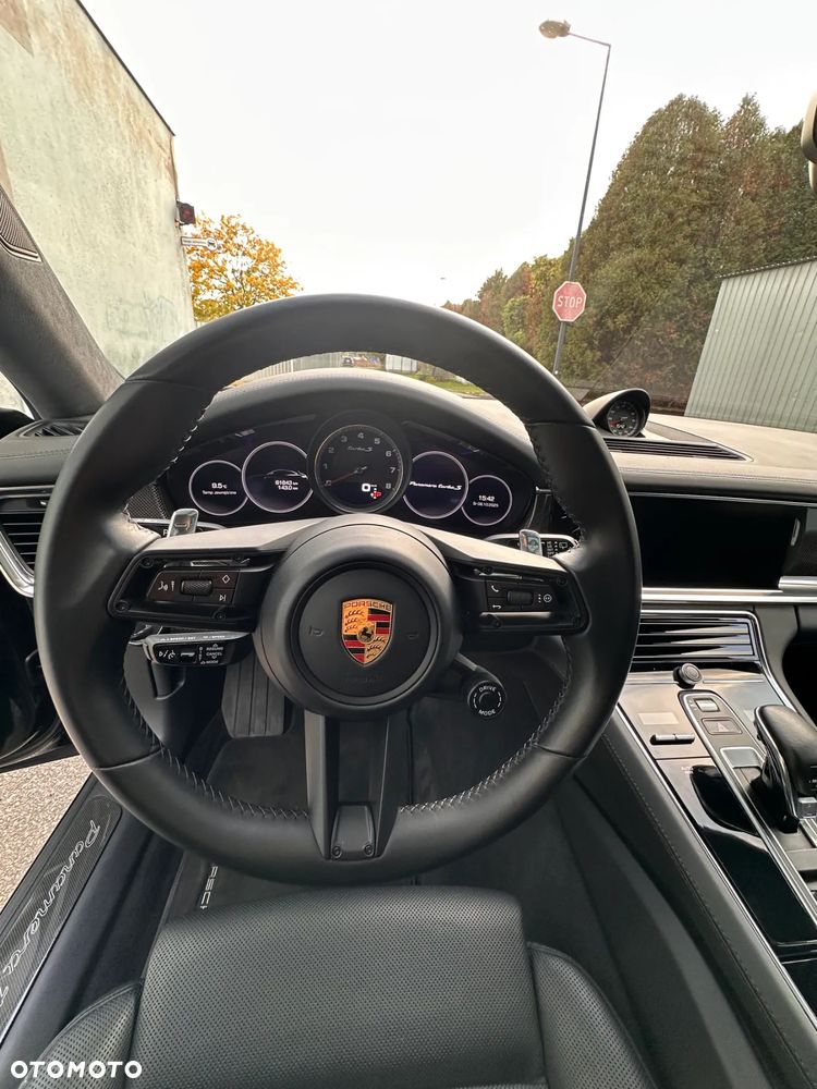 Porsche Panamera Turbo S Sport Turismo - 23