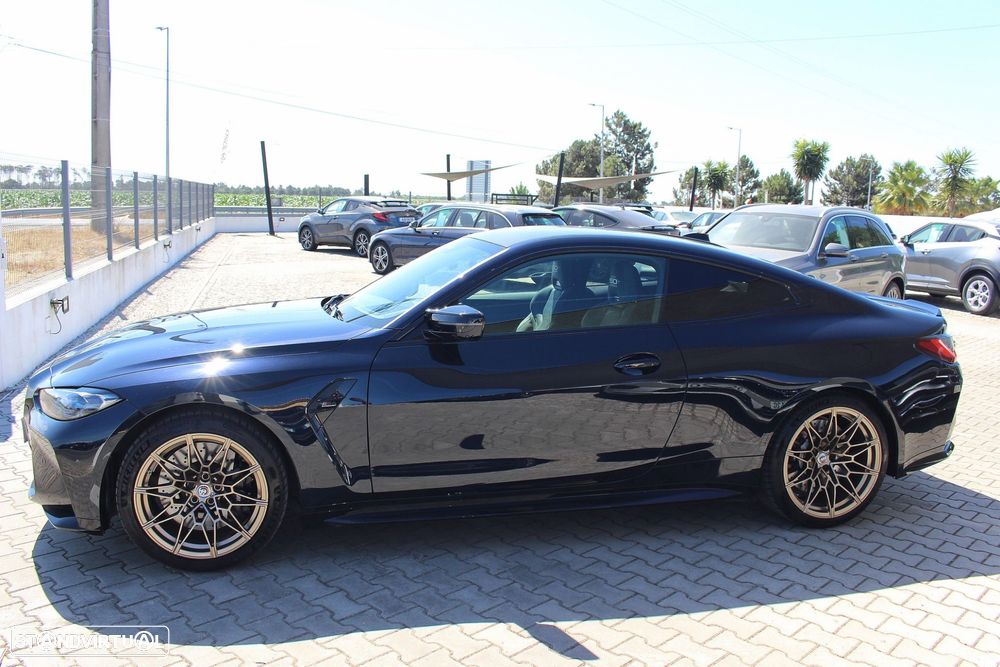 BMW M4 Competition xDrive Pack 50 anos M - 19